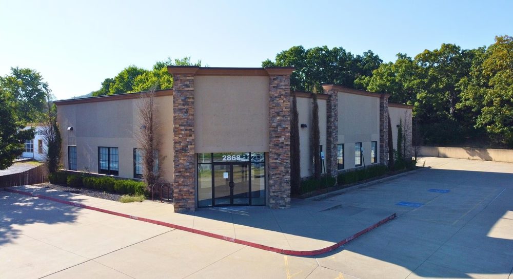 The office building at 2868 W Martin Luther King Blvd, Fayetteville, Arkansas